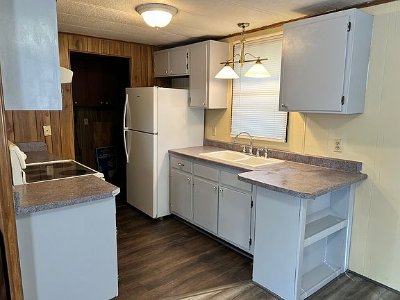 4th image of 249 W Poplar Dr