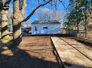 1047 Pierce Ave, Oshkosh, WI 54902