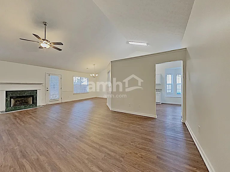 2462 Heatherton Ct — Photo 7