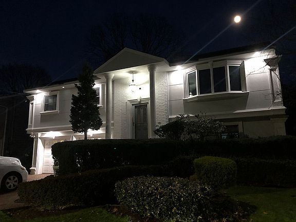 3rd image of 1587 Union Ave