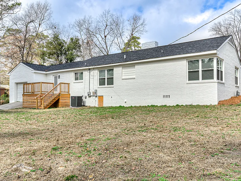 1813 Courtney Dr — Photo 22