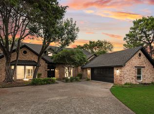 811 Cobblestone Ct, Cedar Hill, TX 75104