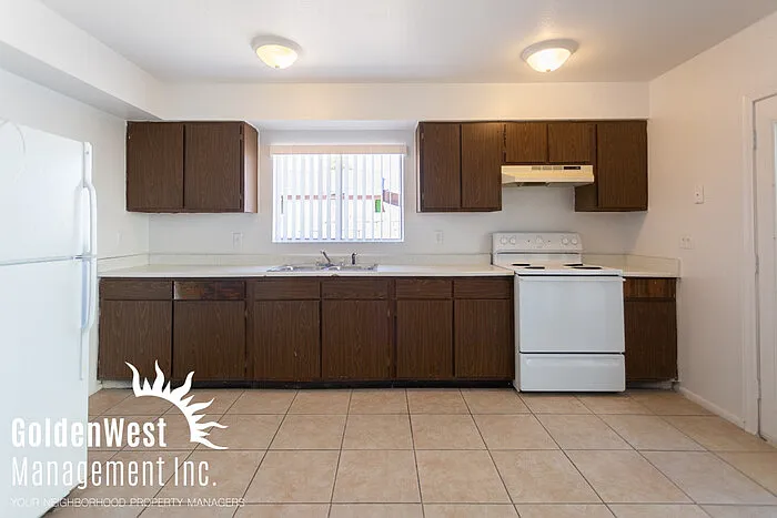 4434 W Sunnyslope Ln — Photo 5