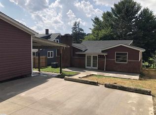 1131 Springhill Rd, Staunton, VA 24401