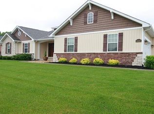 8421 Herrick Park Dr, Troy, IL 62294