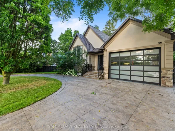 3168 Lakeshore Rd W, Oakville, ON L6L 1J6