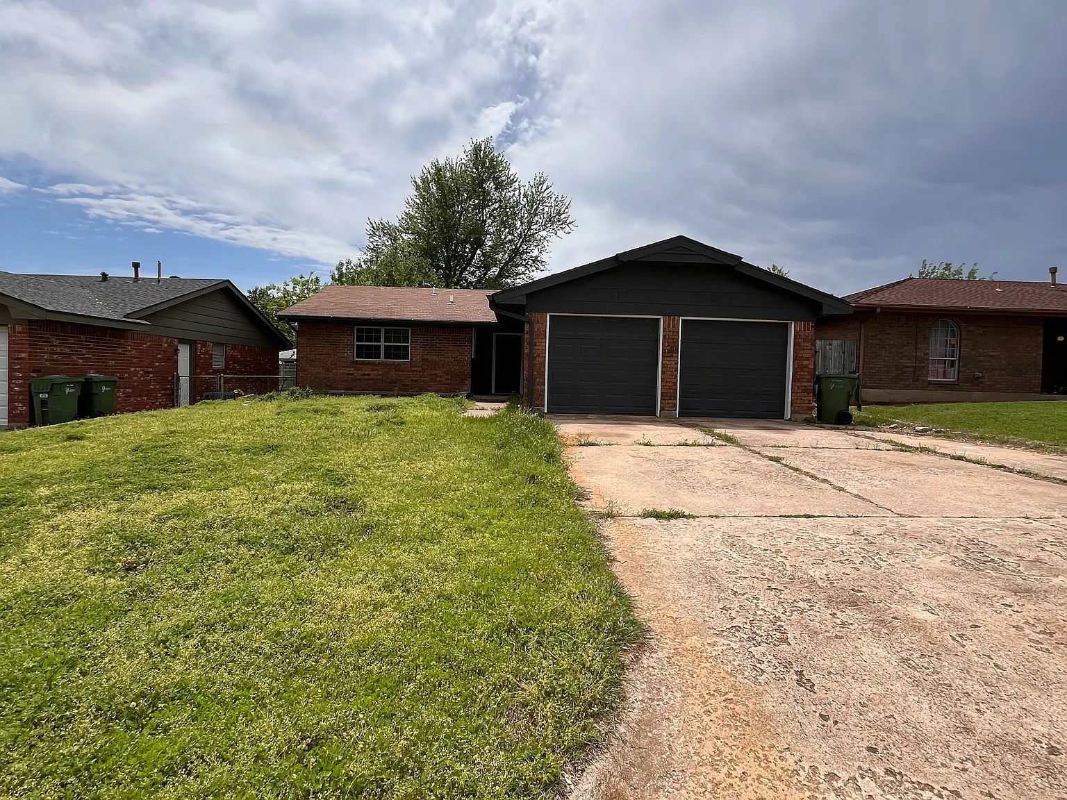 3 bed, 1.5 bath, 1192 sqft, $1,650 — Photo 1