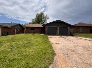 204 E Beam Dr, Yukon, OK 73099