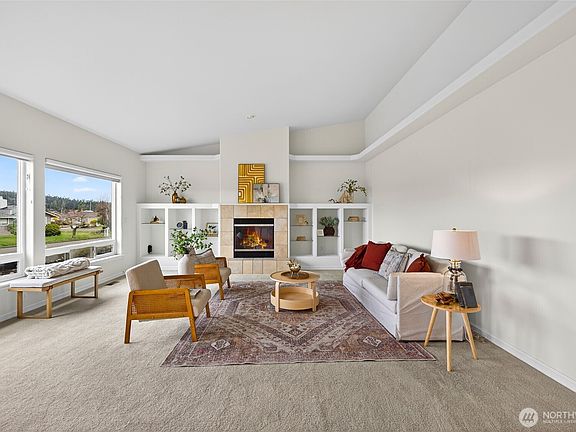 4th image of 5208 Doon Way