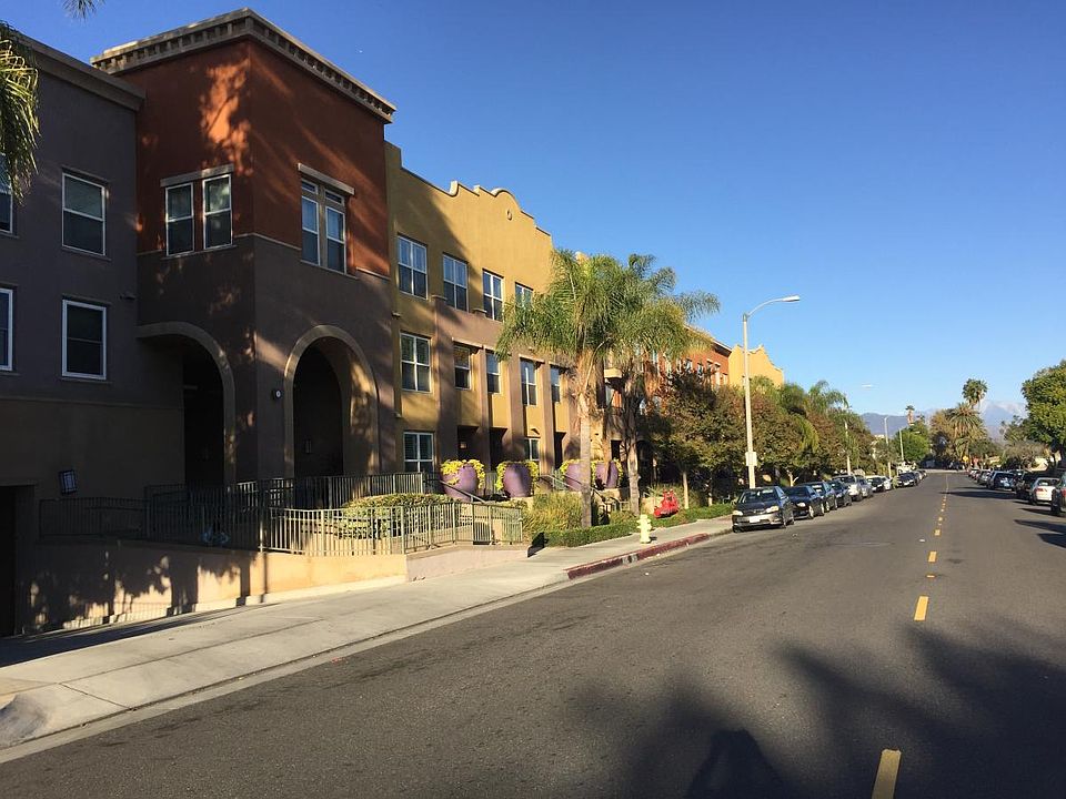 Street View w/ Mountain View