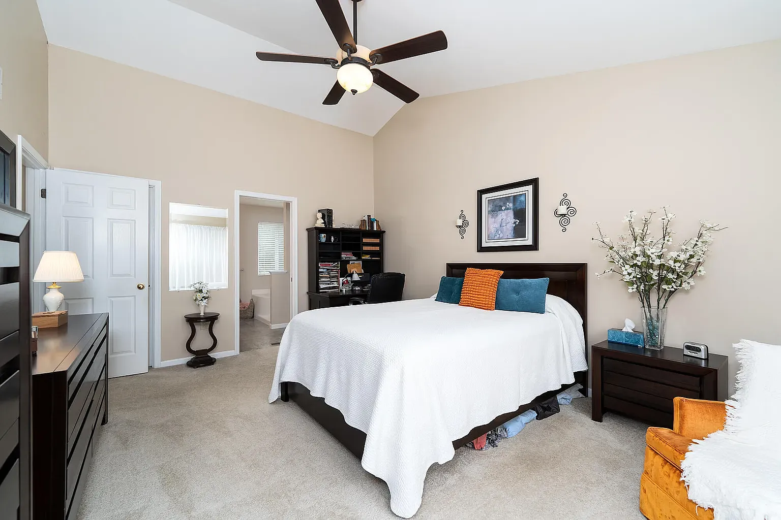 3 bed, 1696 sqft, $2,350 — Photo 4