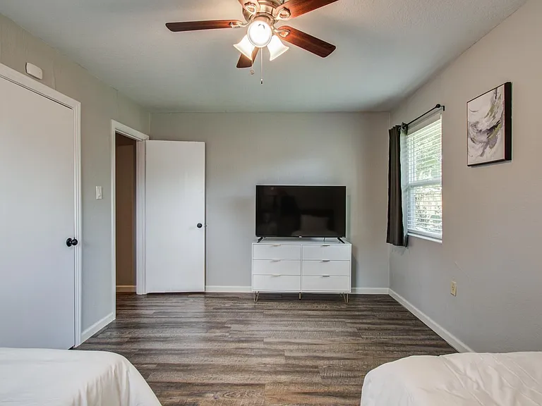 8018 Hammerly Blvd — Photo 17