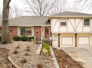 6737 N Garfield Ave, Gladstone, MO 64118