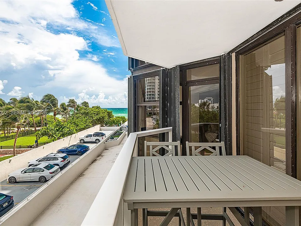 6423 Collins Ave #309