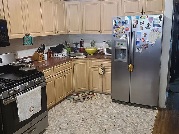 2nd image of 772 Lincoln Ave