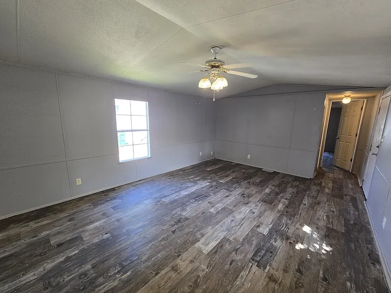 700 W Ridgeway Ave #111 — Photo 7