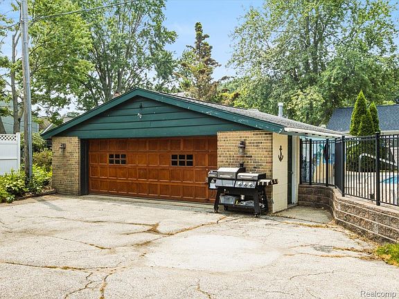 4th image of 4291 Gratiot Ave