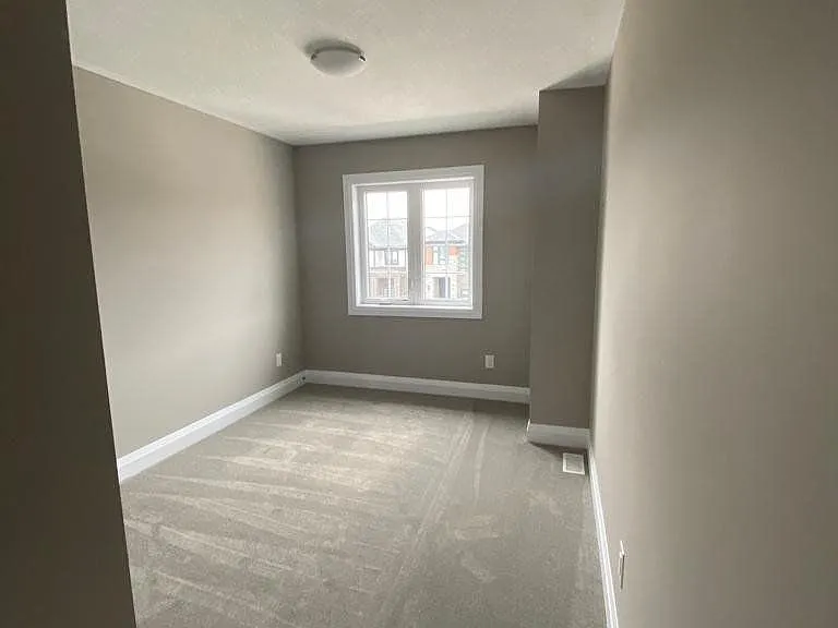 212 Woodbine Ave — Photo 11