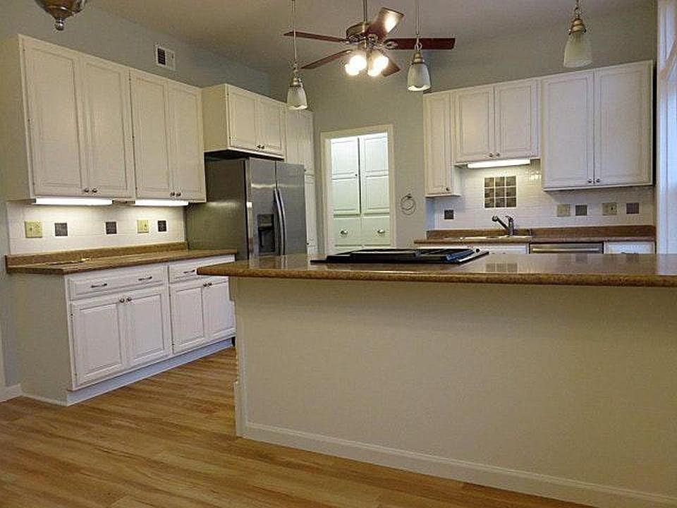 1st image of 2671 S Kinnickinnic Ave