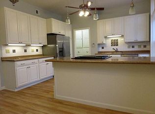 2671 S Kinnickinnic Ave, Milwaukee, WI 53207