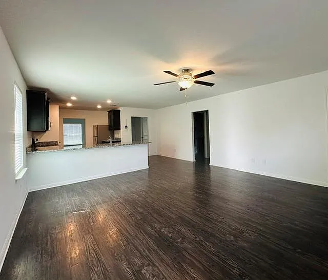 133 Dupont Pass — Photo 8