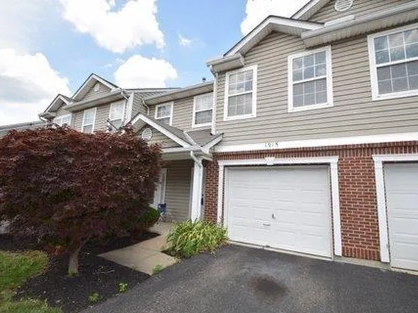 1915 Chaucer Dr, Cincinnati, OH 45237