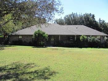 1st image of 886 Winding Oak Dr