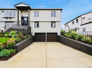 23 3rd Ave, Farmingdale, NY 11735