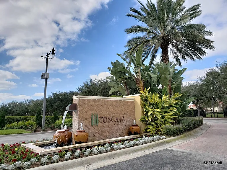 Condominium Entrance from Turkey Lake Rd