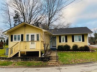 108 Tomlinson Rd, Oak Ridge, TN 37830