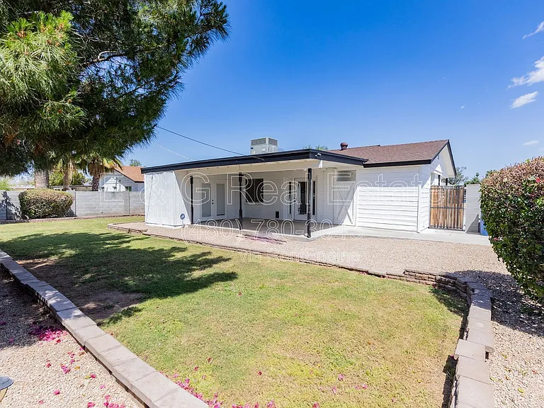 1305 W Laird St — Photo 22