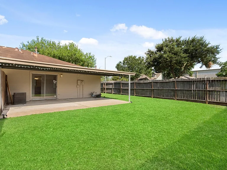 5218 Beaverbrook Dr — Photo 14