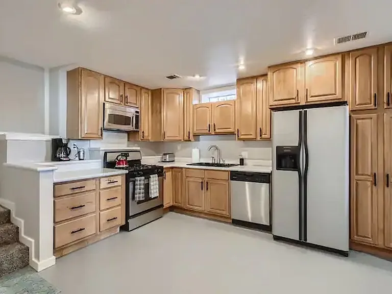 2359 W Moffat Pl #B — Photo 4