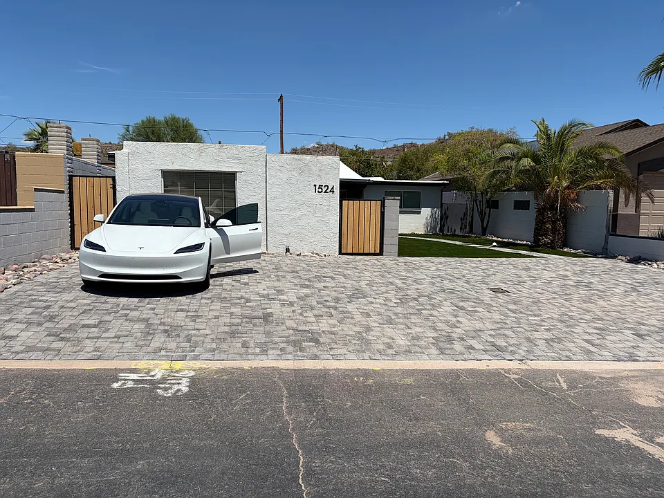 1518 E Cortez St