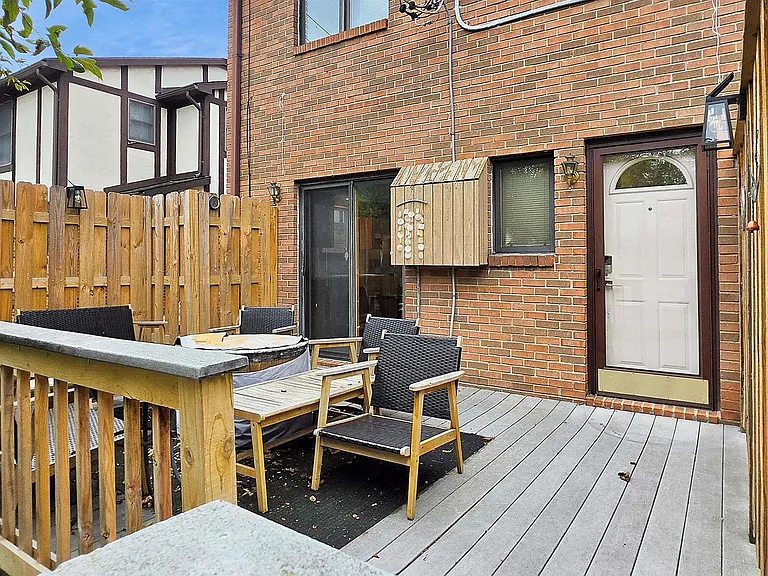 856 Neff Rd — Photo 3