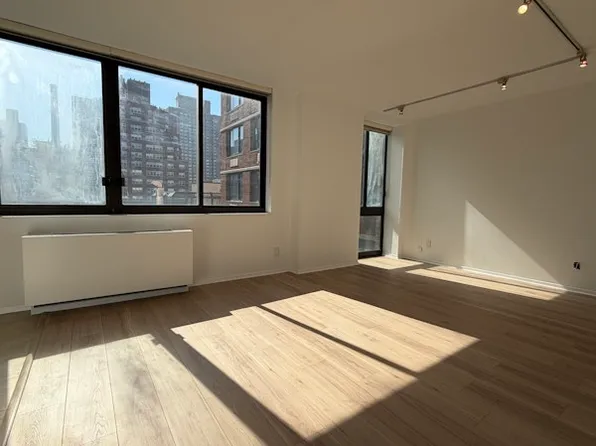 343 E 74th St APT 9D, New York, NY 10021