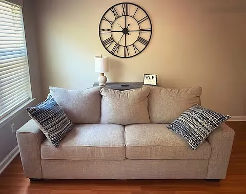 2 bed, 1.5 bath, 1350 sqft, $1,550 — Photo 2
