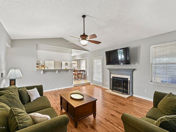 4th image of 10390 Triple Crown Ave