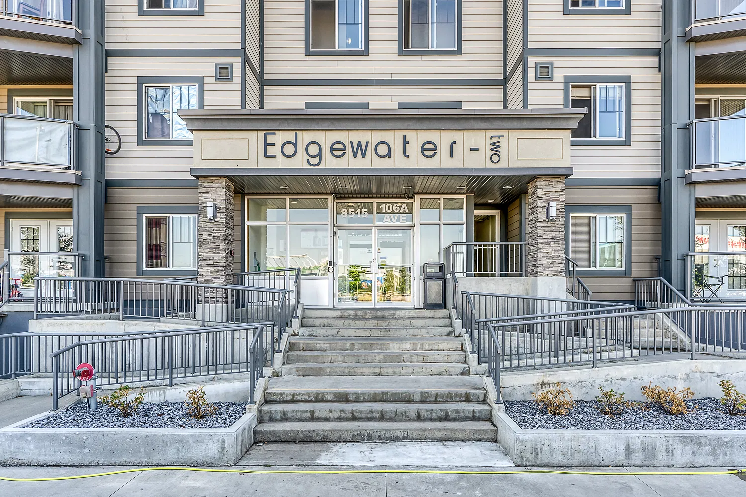 Edgewater — Photo 3