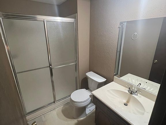 2nd image of 16827 Bel Ray Blvd
