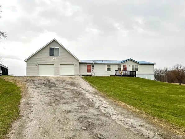 2948 W Brewer Rd, Owosso, MI 48867