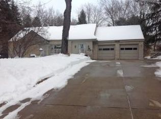 2926 S 114th St, West Allis, WI 53227