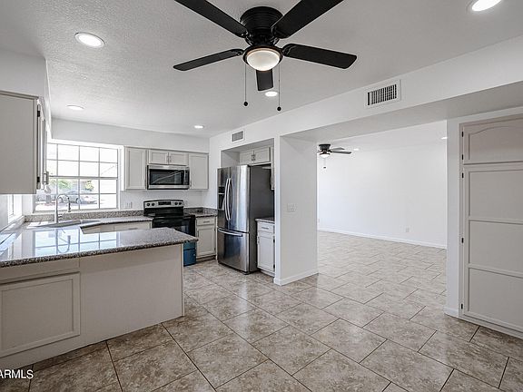 2nd image of 7201 W MEADOWBROOK Avenue