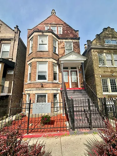 2224 S Sawyer Ave #CH1R Photo 1