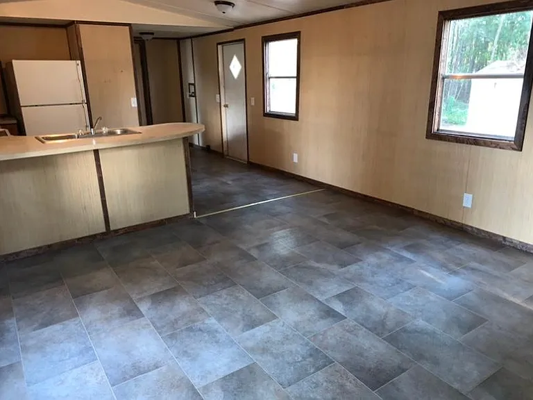 105 J Cobb Dr — Photo 2