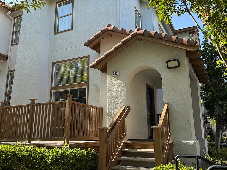 10354 Wateridge Cir #313 — Photo 1