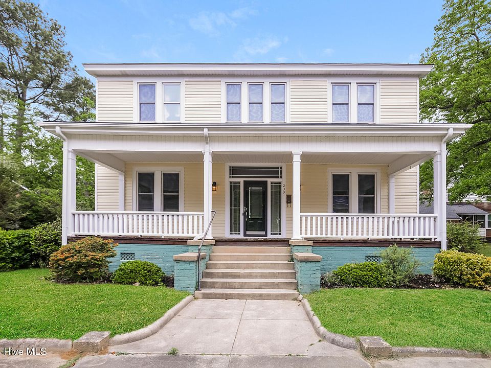 1st image of 208 E Capitola Avenue