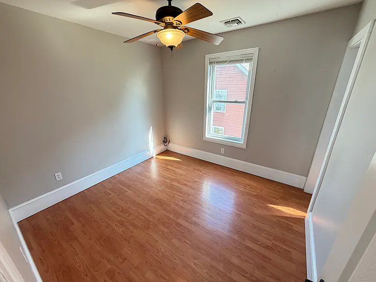 10 Taylor Ave #10 — Photo 12