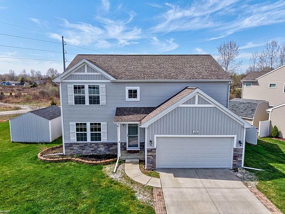 2nd image of 3005 Oxford Ln