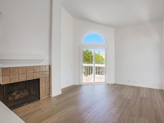 5th image of 4787 Valdina Way